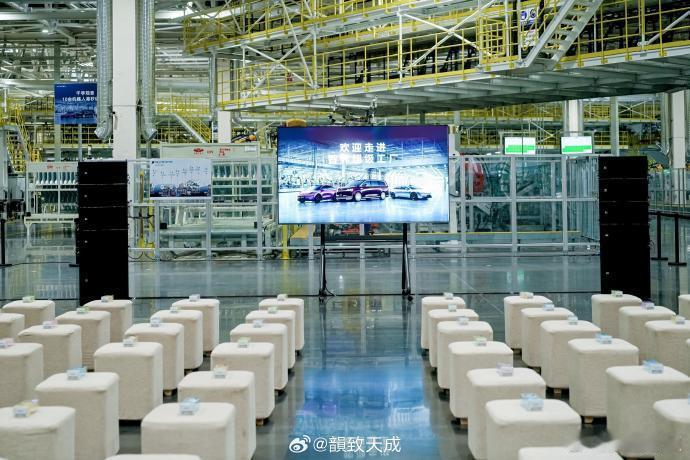 余承东称智界R7投5亿打造智界R7妥妥靠着扎实省心的家用属性，圈粉了超多家庭用户