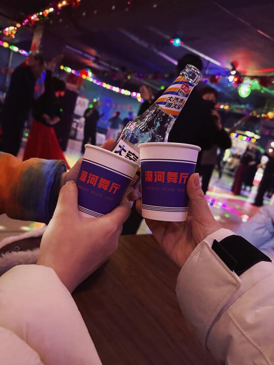 我眼中的漠河舞厅，是凛冬之下的热烈春意