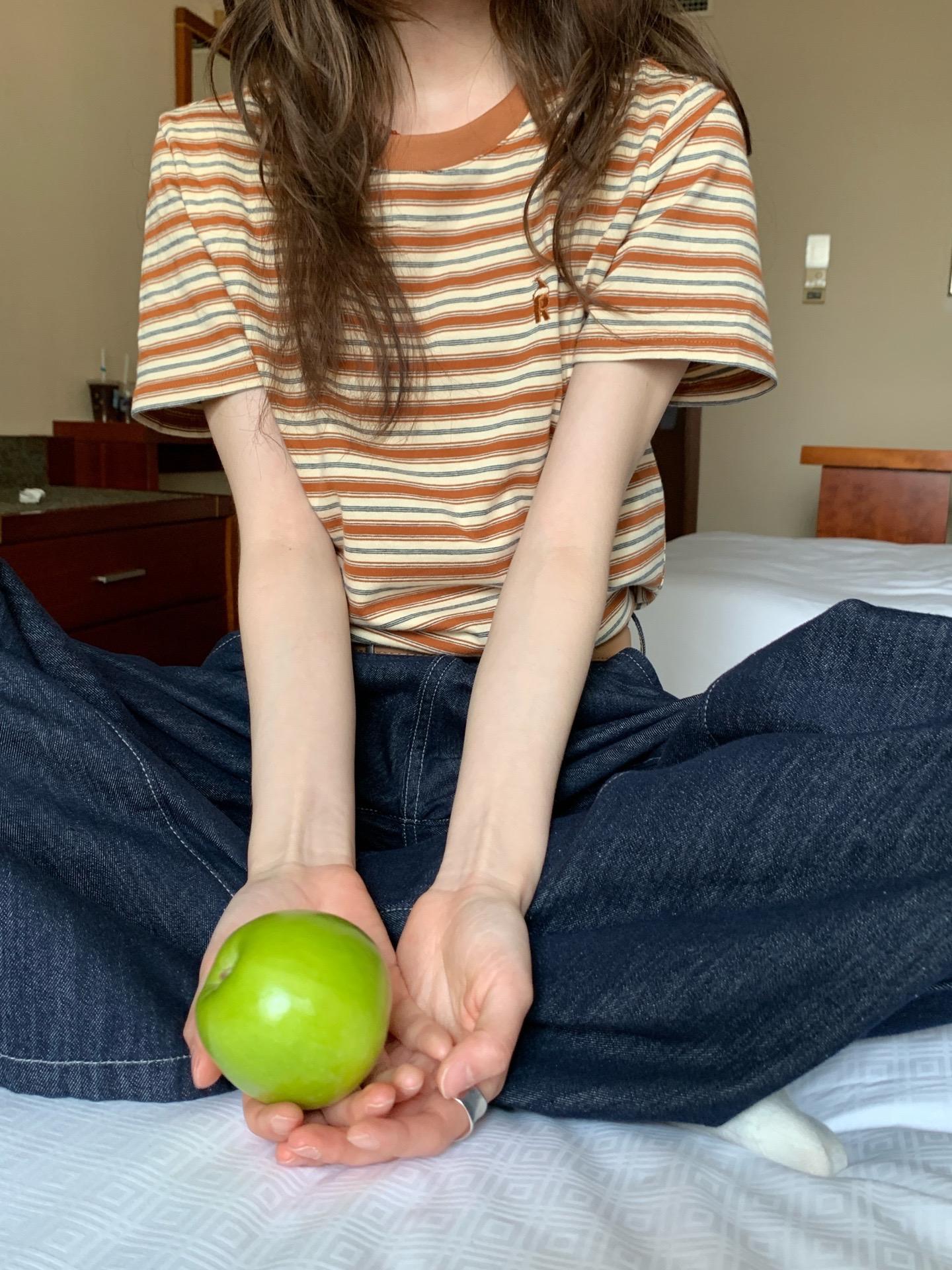 一组不看脸穿搭证件照。