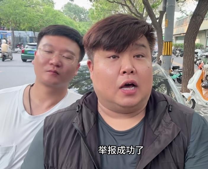 在肿瘤医院门口免费送餐的一位博主，发视频称，被人举报了，不能再免费送餐了！

初
