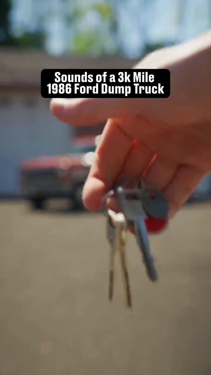1986 Ford Dump Truch。