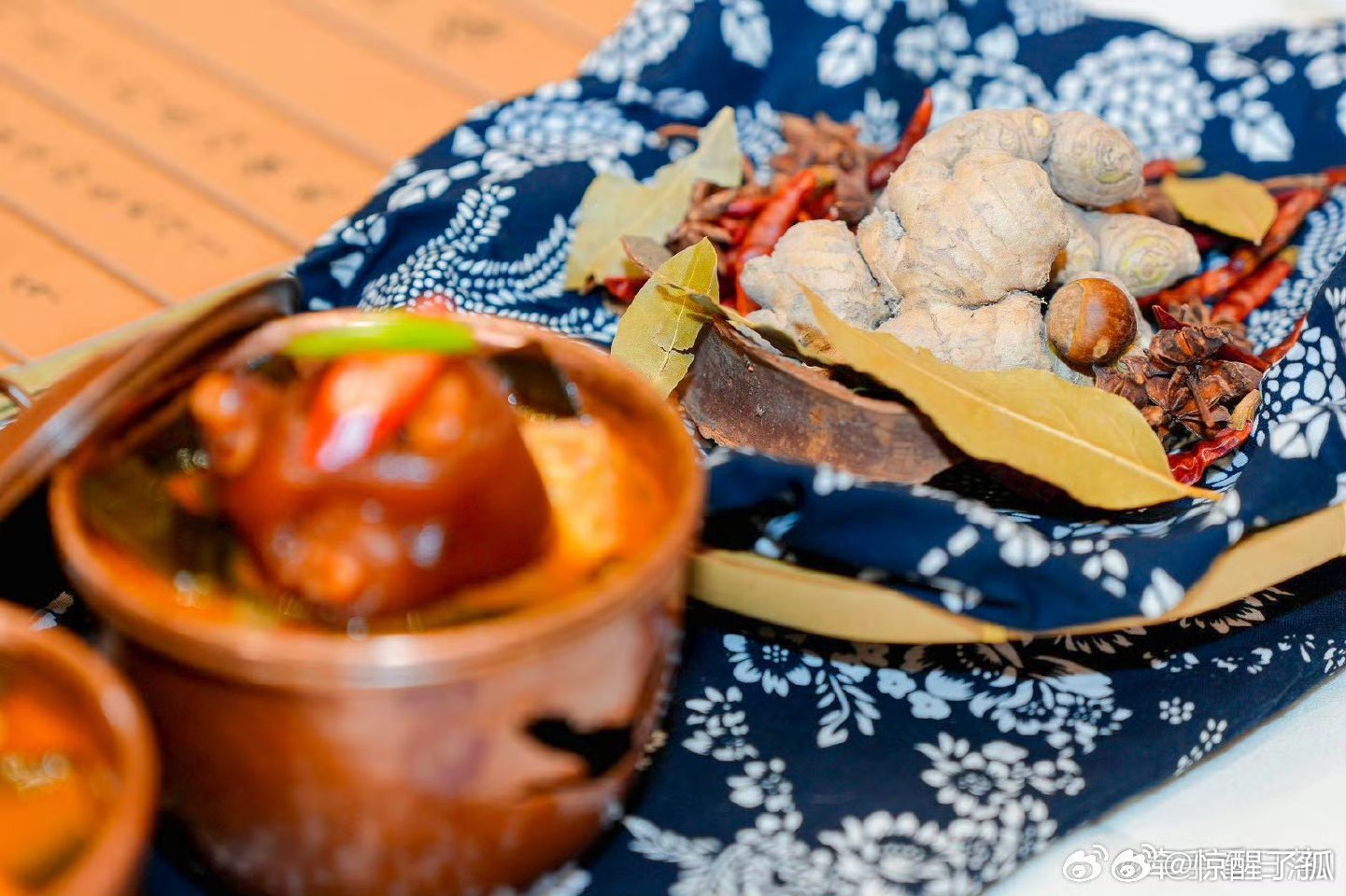 21道浙江暖锅在衢州常山沸腾开涮最惬意的时光莫过于围炉涮暖锅！不管是家人团聚的温