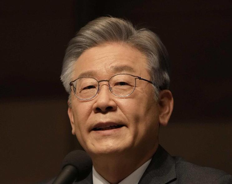 中日要对上？
李在明急得跳脚！


李在明的声音透着焦急。


中日关系一紧张，