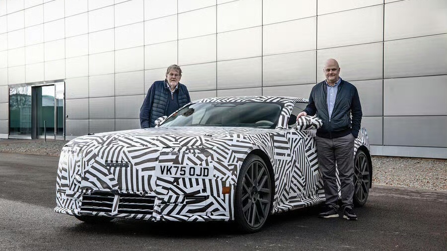 捷豹全新纯电四门轿跑要来了，棱棱角角的设计，三电机，你们觉得前景如何？ 