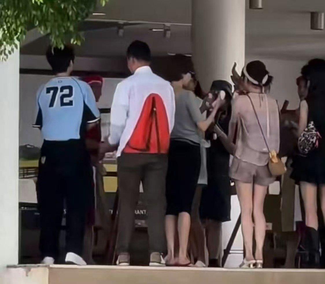 瞿颖王俊凯时间的参照物 王俊凯瞿颖时间的参照物 哇小鼻嘎时期 