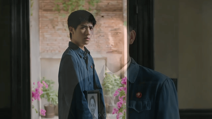 陈飞宇又贡献一个神级镜头陈飞宇在《纯真年代的爱情》里这段戏很打动人，境遇反差演得