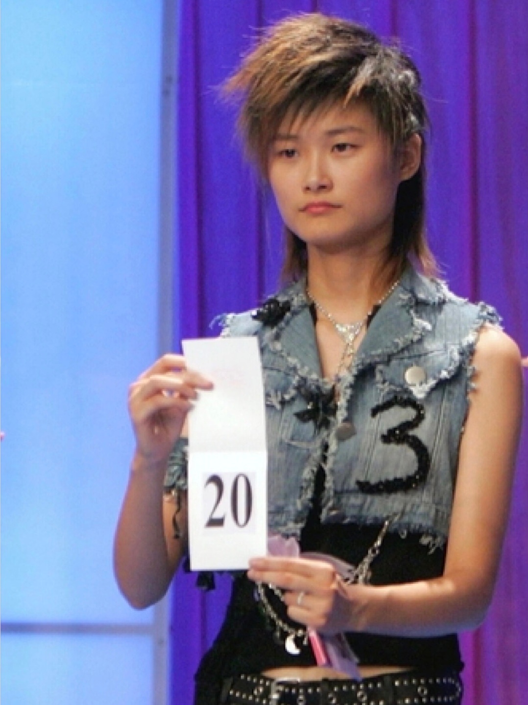 观众只是隐隐觉得她年轻时在LGBT和不男不女间难以定性。后来才发现不喜欢他的原因