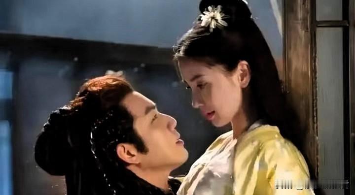 高欢外出征战，14岁的长子高澄趁夜摸进庶母房间，只见对方面露潮红地对他说道：“妾