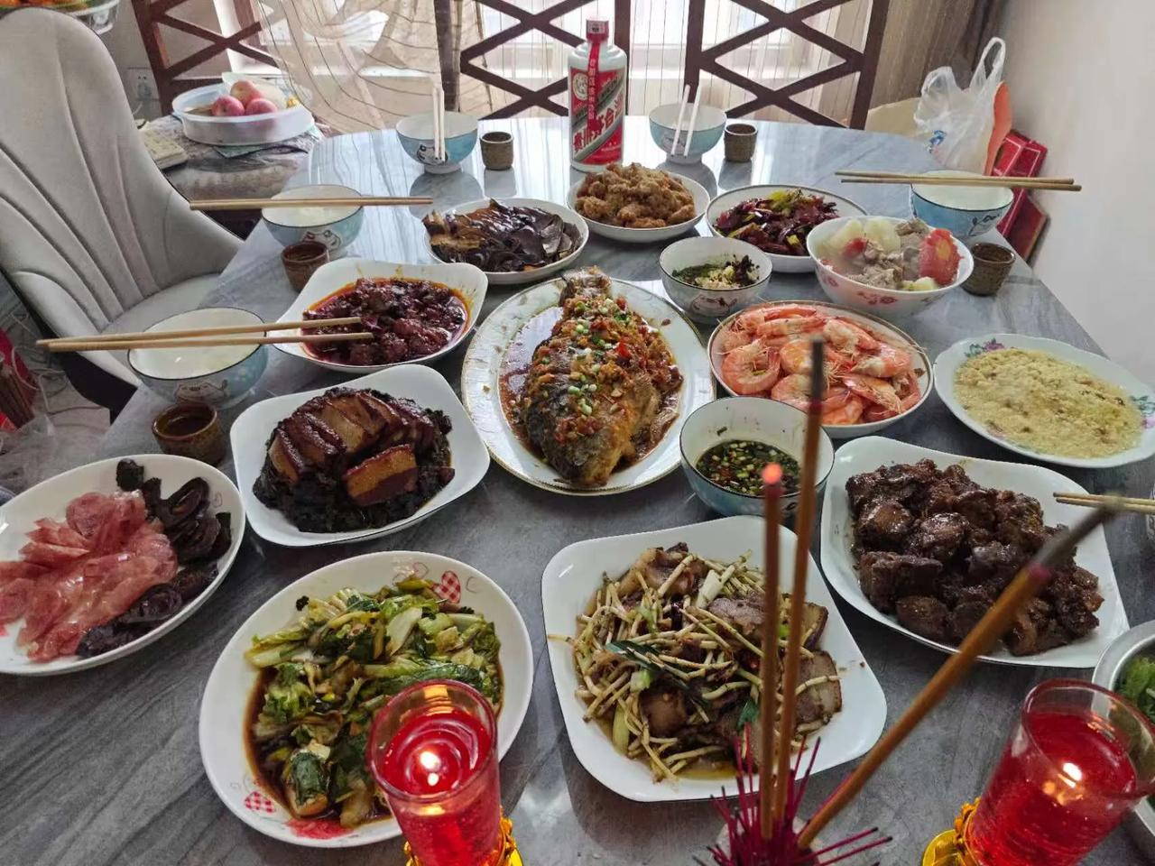 晒晒今年年夜饭，今年的年夜饭，可惜妈妈不在了。