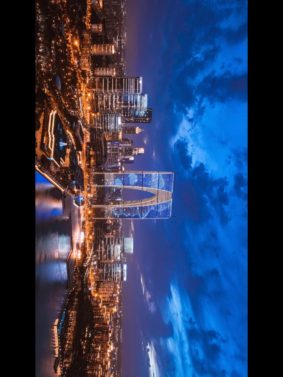 航拍苏州｜雨过天晴后的东方之门蓝调时刻