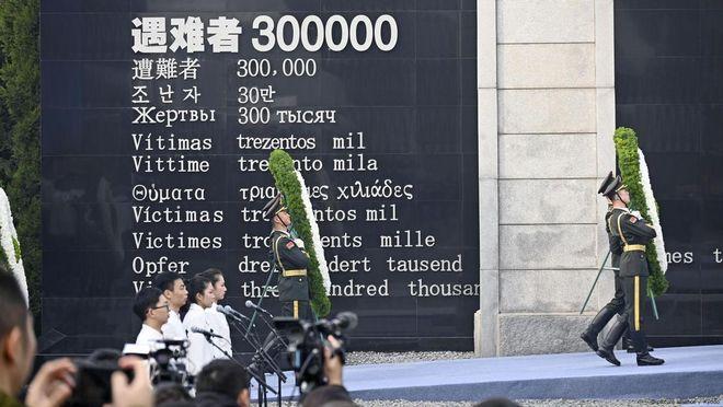 日本网民天塌了，因为以色列媒体认为原子弹是给日本的奖赏，他们侵略了中国和韩国，理