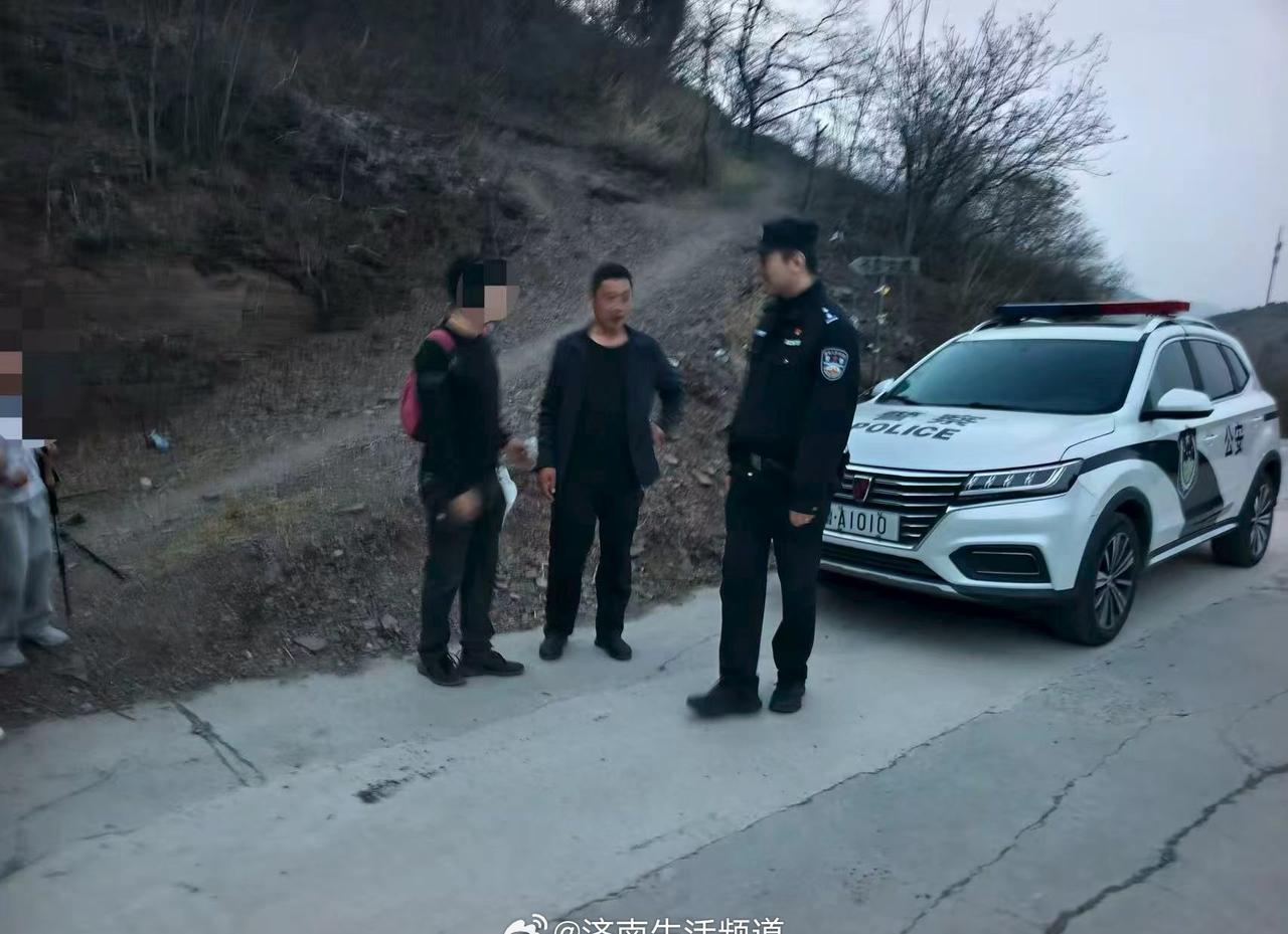 暖心救助迷路爬山群众
群众安危无小事，为民服务显担当。3月28日17时许，彩石派