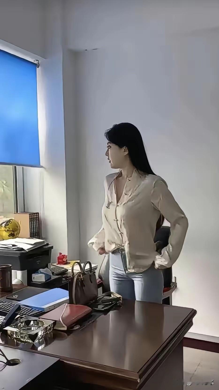 年轻人在职场中，需明晰自己是砍柴人，还是放羊人。那些安于现状、不以工资为主要生活