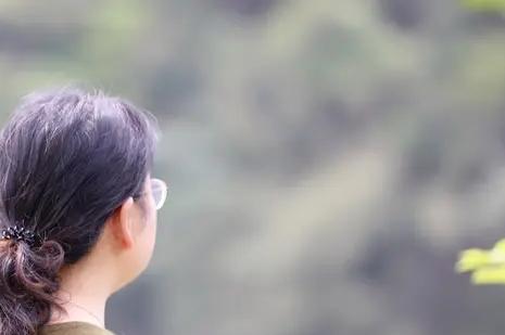 中年女人，如果你这样，那真是糊涂啊。

1、天天和老公生气，埋怨。
2、不想再打