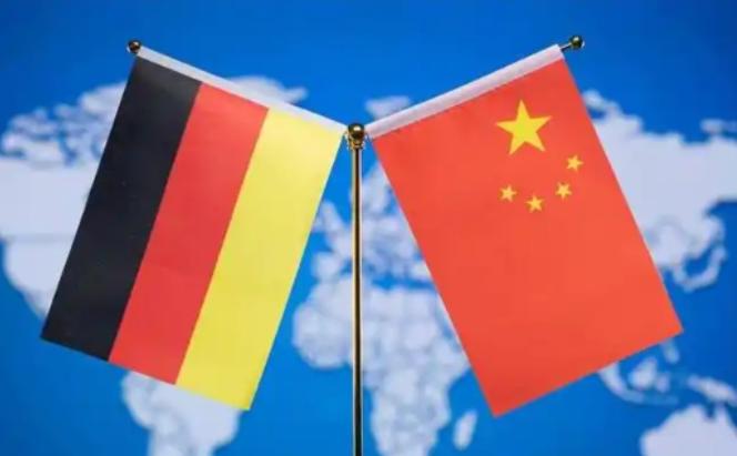 德媒表示，德国到了放下对华偏见，跟中国打交道的时候了！12月27日，德国之声刊文