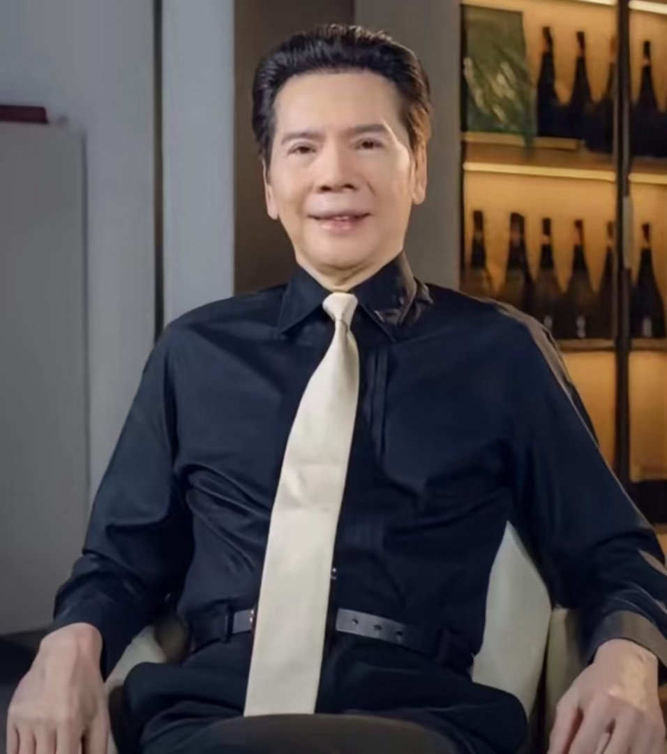 向华强留给电影的时间不多了向华强带着向佐进军短剧 谁能不认同向华强的话！短剧20