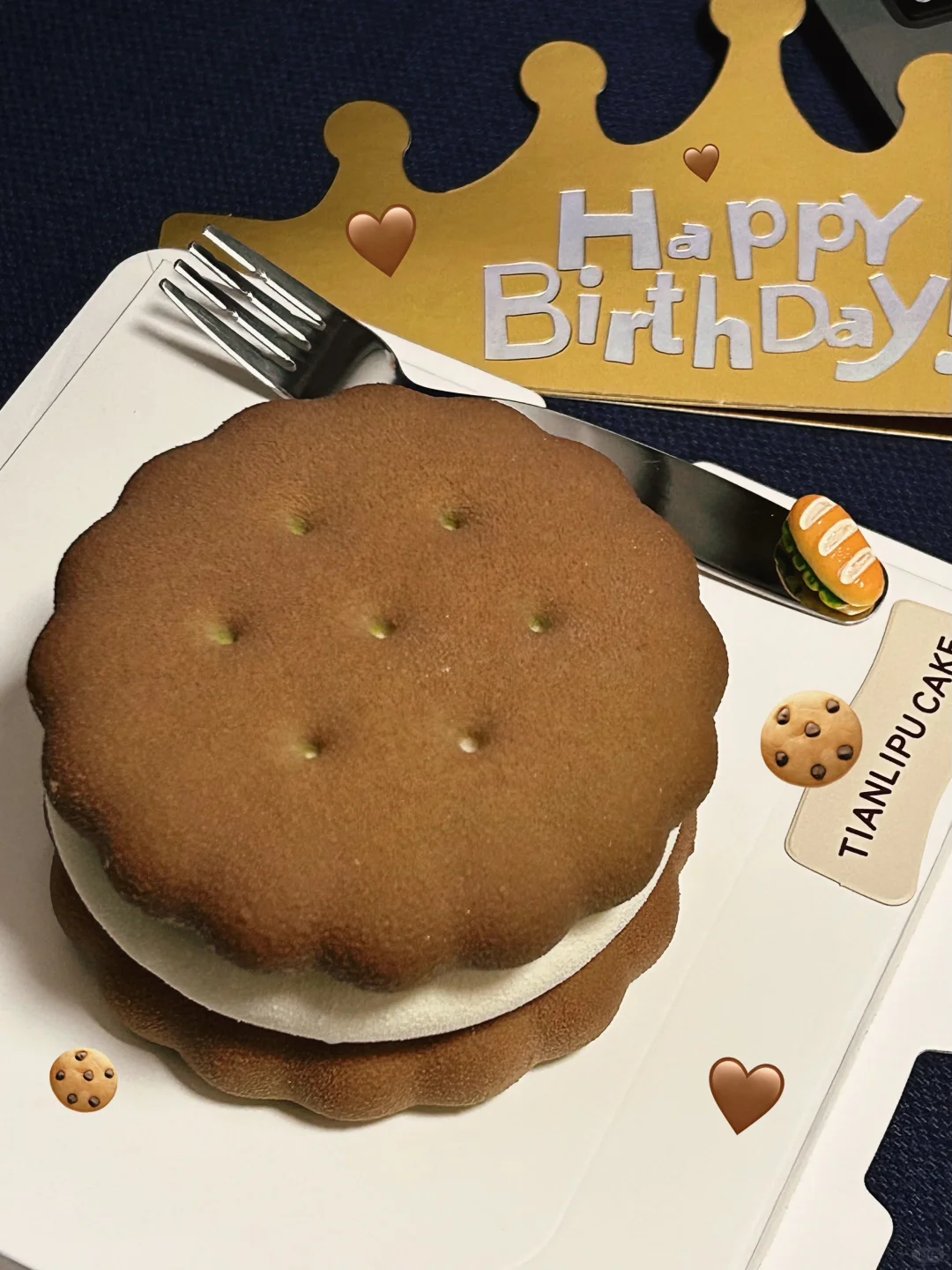 哦莫！！吃到了人生emoji蛋糕🍪