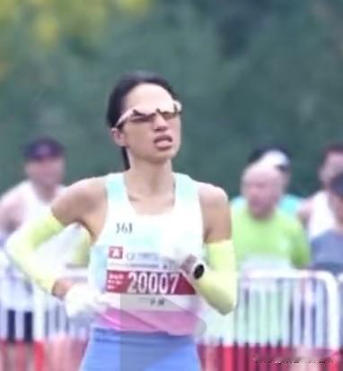 张水华辞职，对于双方都是解脱。
她个人因当初的哭诉发言饱受争议，会因为她的辞职而