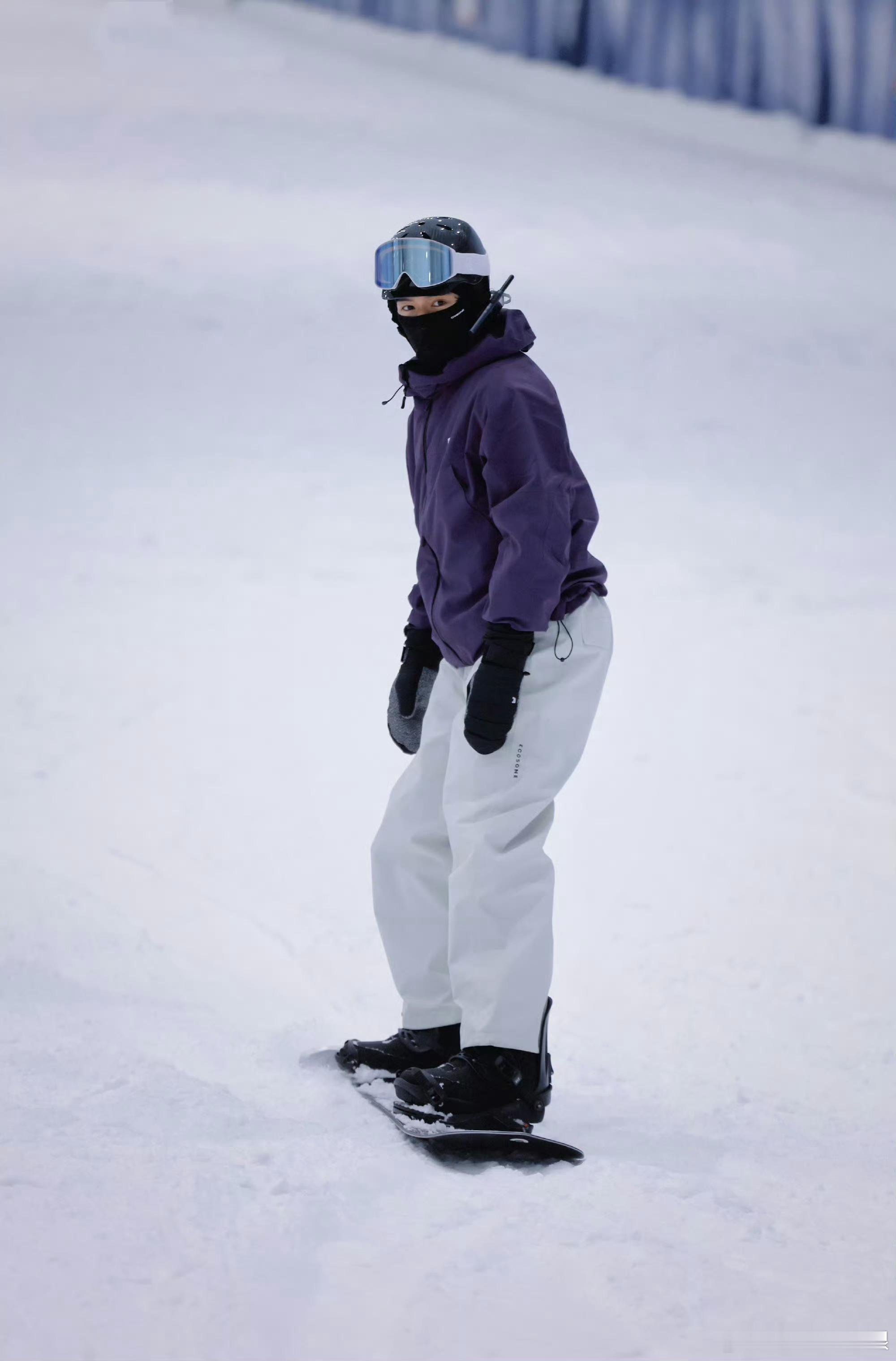 王星越  wxy王星越略微出手白月光就回来了wxy王星越萧怀瑾 马上唐宫要播了！