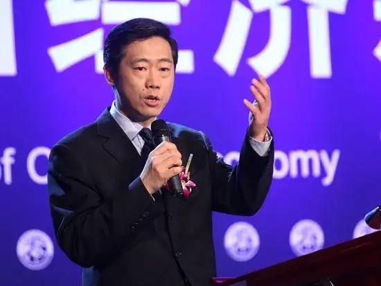 北京，清华教授李稻葵在北京这场农民养老金专题座谈会上情绪激动，直言不能无限拖延养