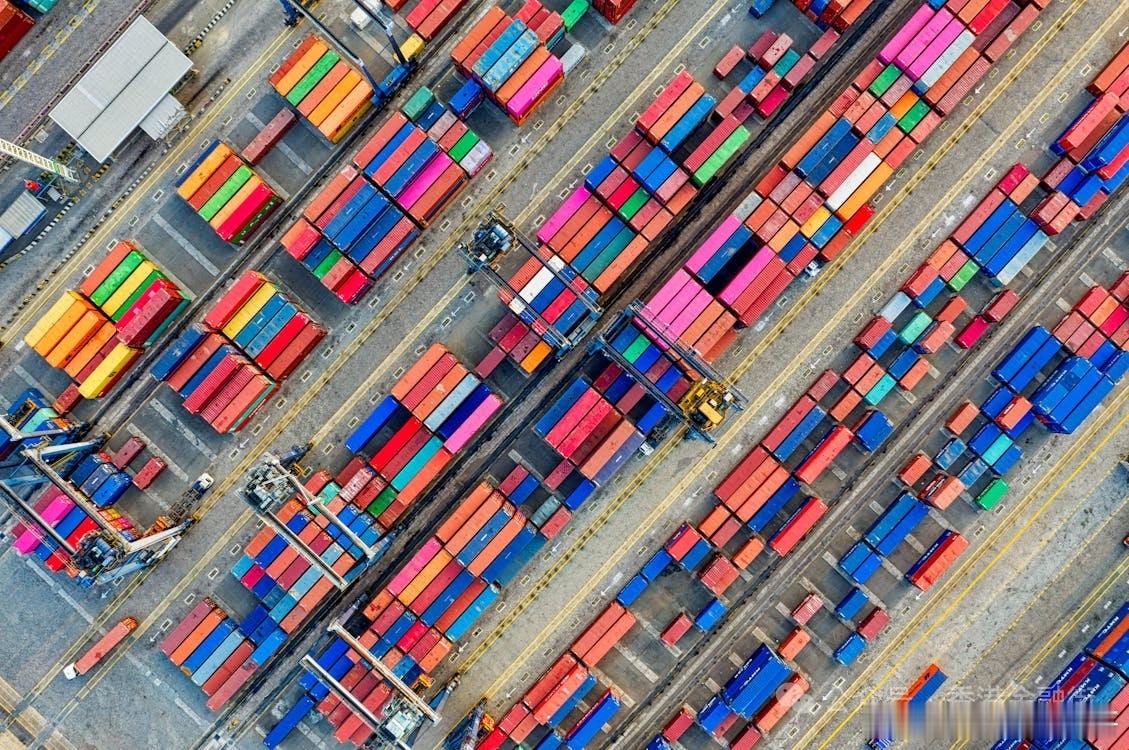 中美经贸磋商 中美经贸磋商传佳音！关税、合作等多重利好落地近日，商务部新闻发言人