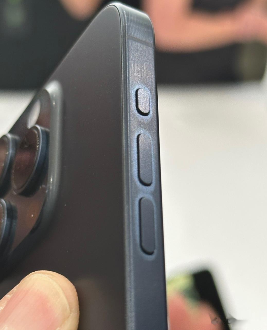 目前，苹果已经推出了iPhone 15系列机型，可最近苹果方面却表示iPhone