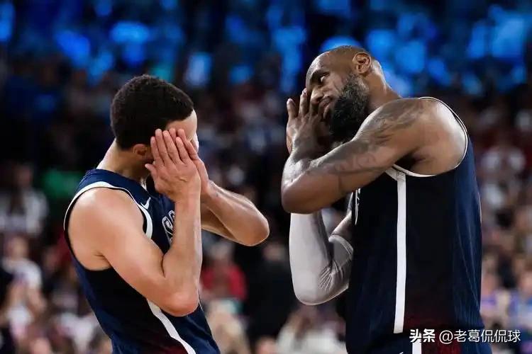 NBA巨星詹姆斯开始疯狂讨好斯蒂芬-库里了！今天詹姆斯和纳什的播客节目《球场大脑