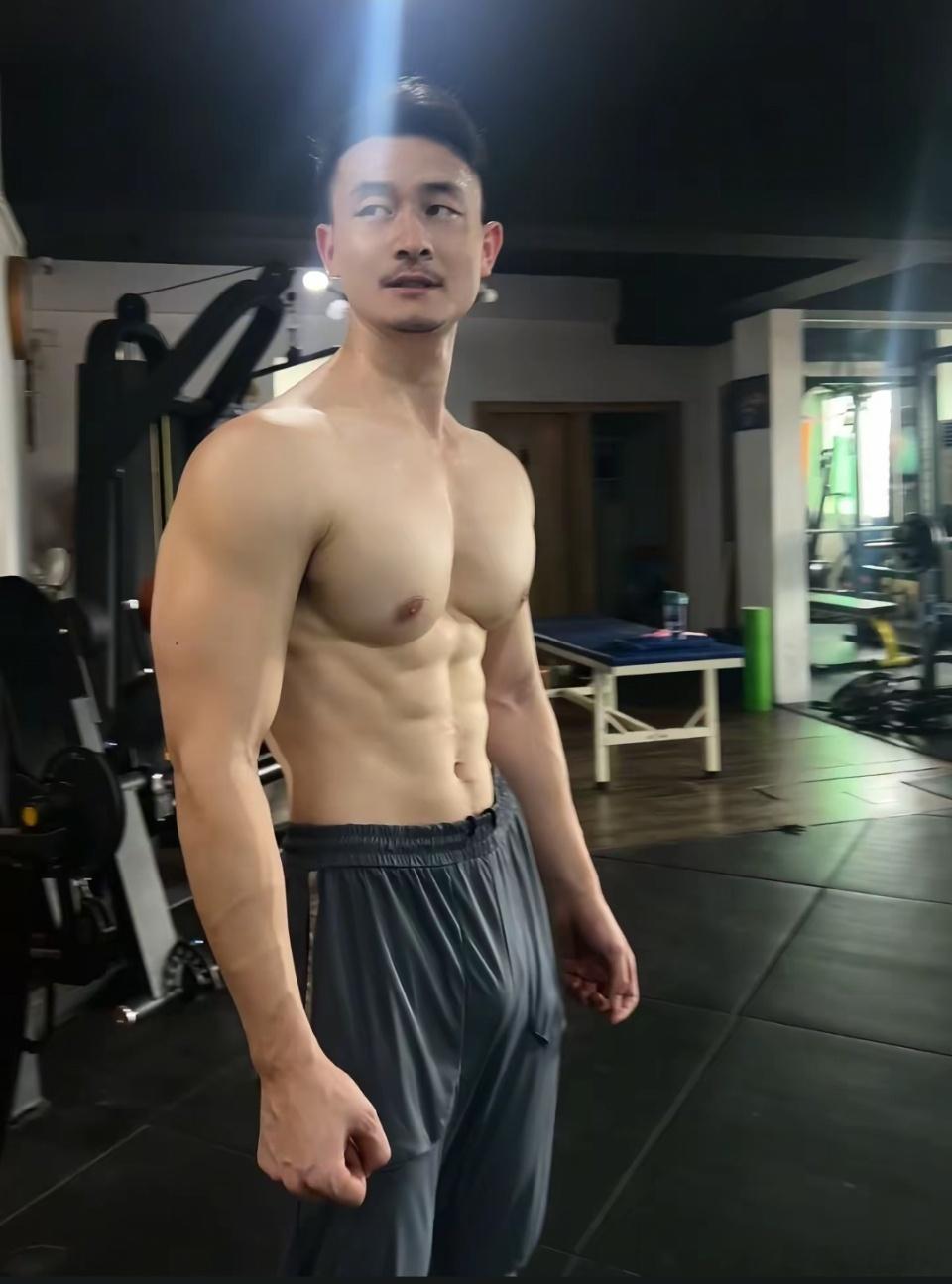 近5日领涨板块及龙头股！一、科创次新股板块：领涨龙头：龙一，西安奕材；龙二，有研