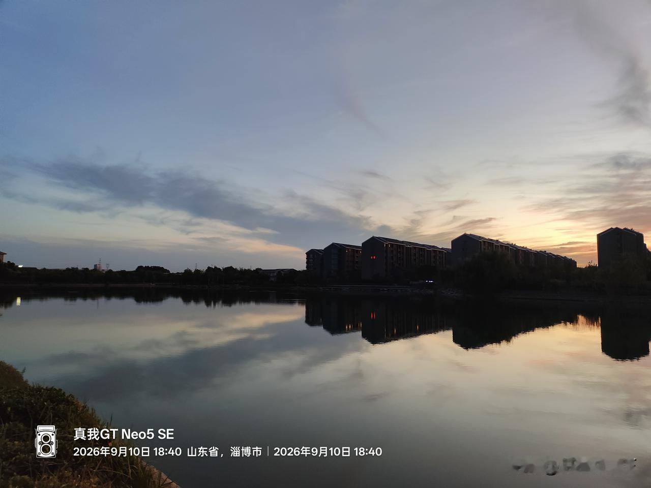 水天一色的照片拿出来晒一晒渔洋湖畔的傍晚