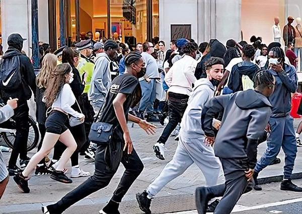 笑不活了！美媒吹移民是“超级武器” 实则是掏空美国的毒药
 
美媒又整奇葩活，《