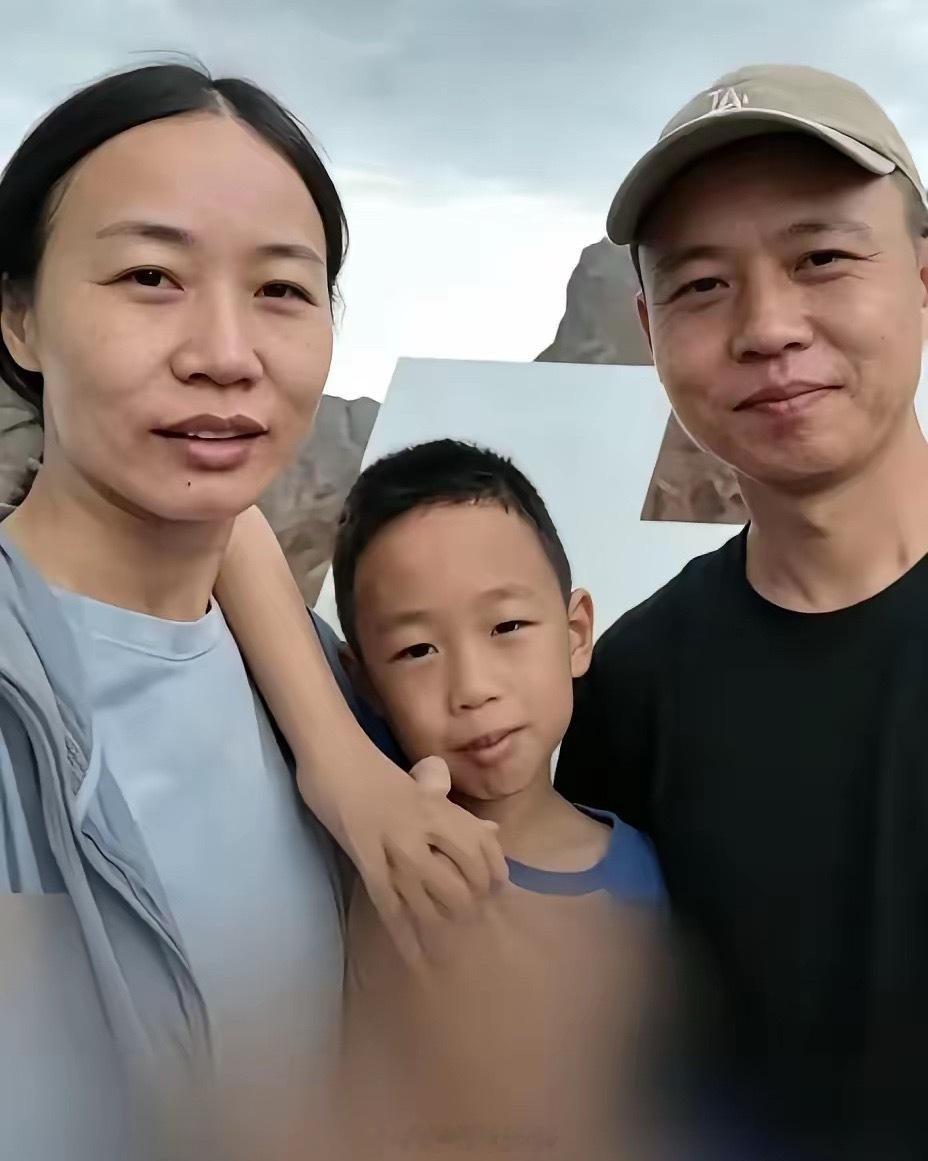 一场给孩子庆生的旅行，竟成一家人无法回头的噩梦。6月27日苏州一家三口飞到新疆，