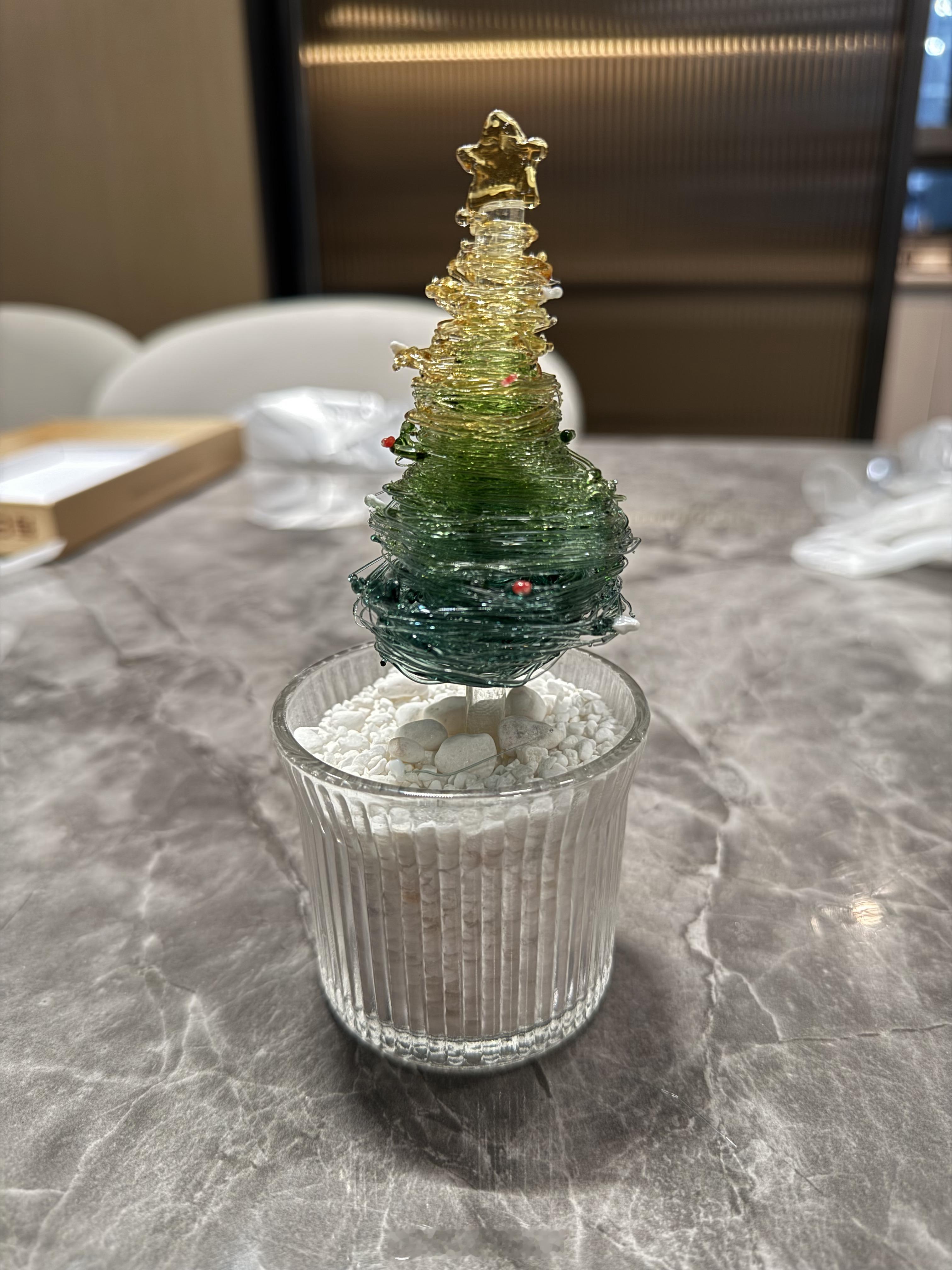 今天烧玻璃！做了个圣诞树！ 