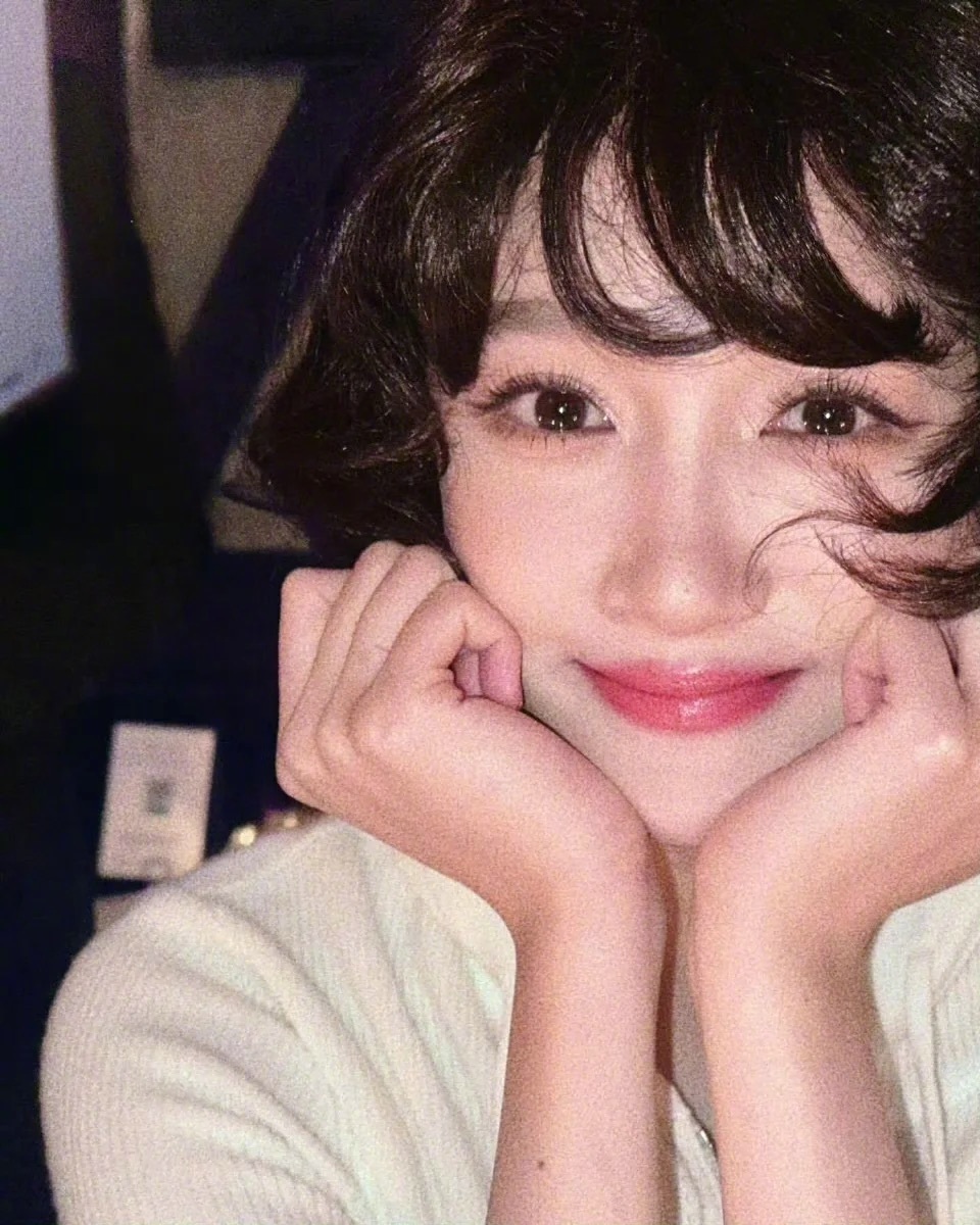 关晓彤丨好精致漂亮 洋娃娃一样💕 ​​​