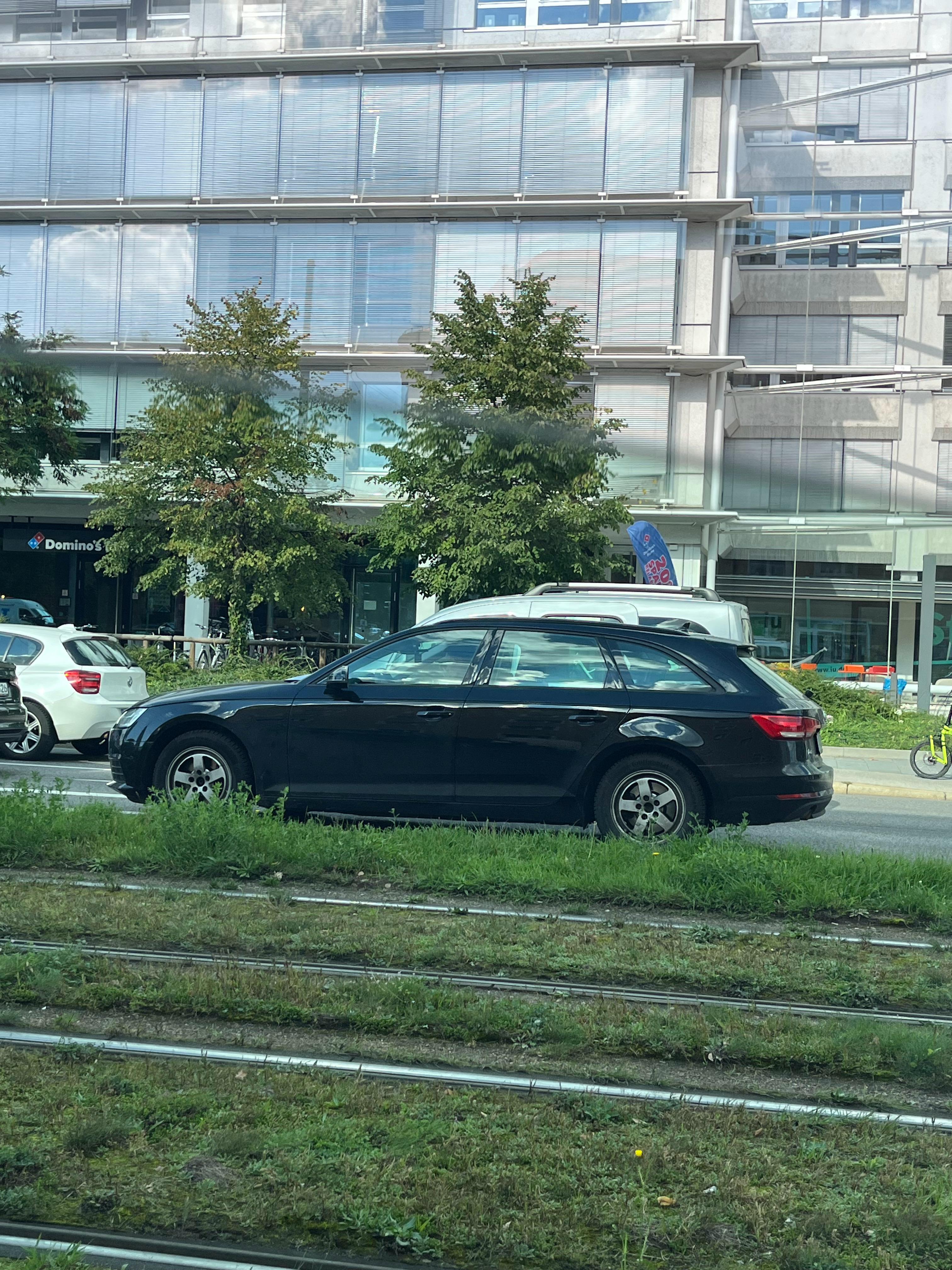 你敢信这是奥迪A4原厂轮毂吗[doge]yz77聊车 ​​​