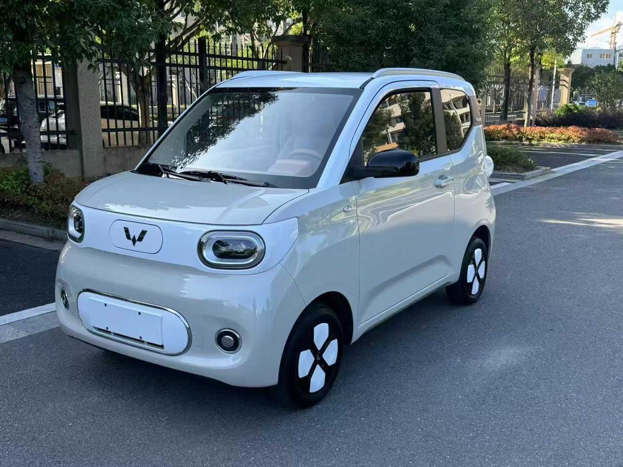 五菱宏光MINIEV买哪款不踩坑？5万预算看这篇就够了
宏光MINIEV从202