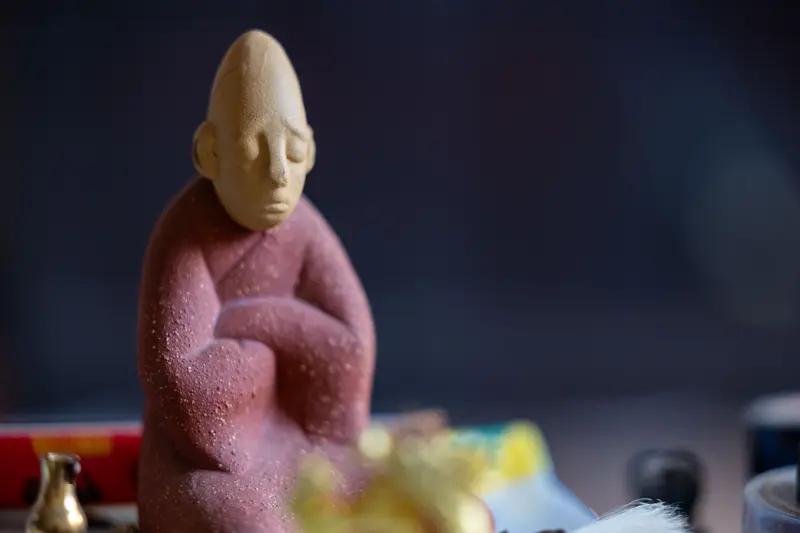 想变得淡定、从容，其实有不少门道。学会自我反思很关键，每天花点时间回顾经历，问问