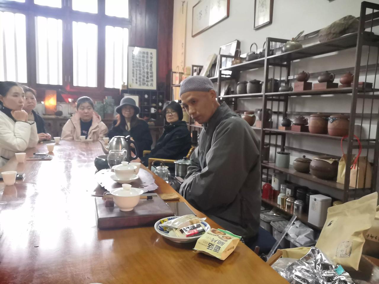 妙运师傅说：坐上练觉知，坐下用觉知。这就是打坐的作用。要把觉知的力量独立培养出来