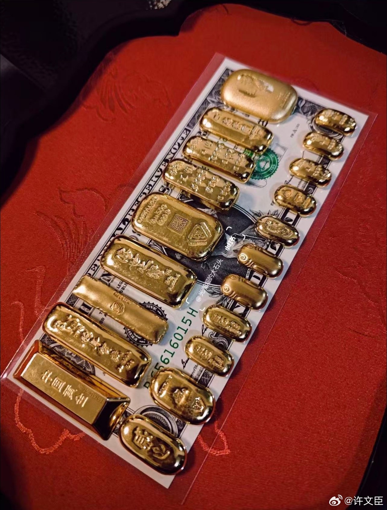 黄金瀑布式跳水你准备抄底黄金了吗今夜，黄金 从避险属性变为遇难属性。金价