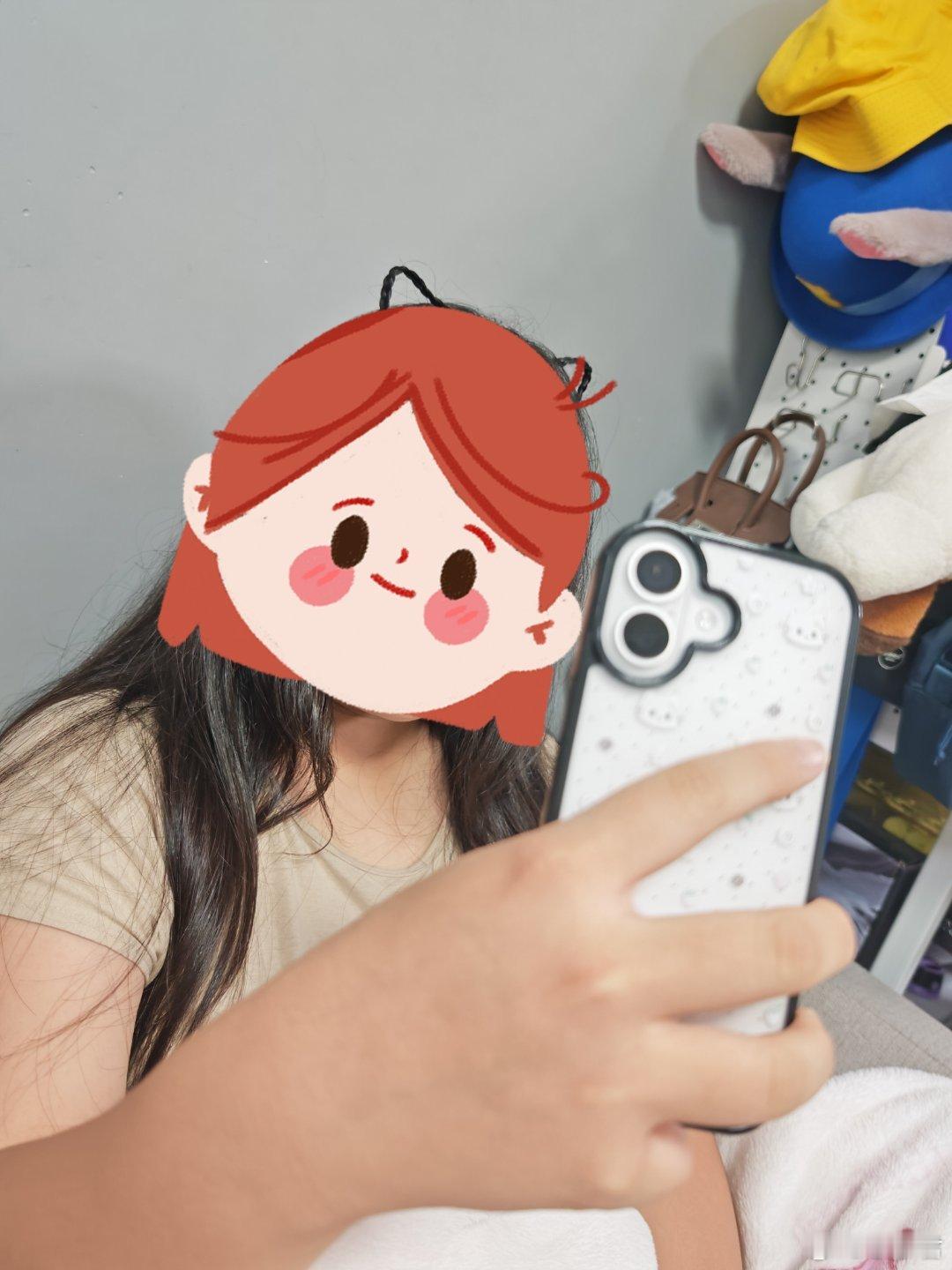 女儿忽然叫我帮她绑辫子不知道她要干什么，于是根据她的意思做就是感觉怪怪的，但又不