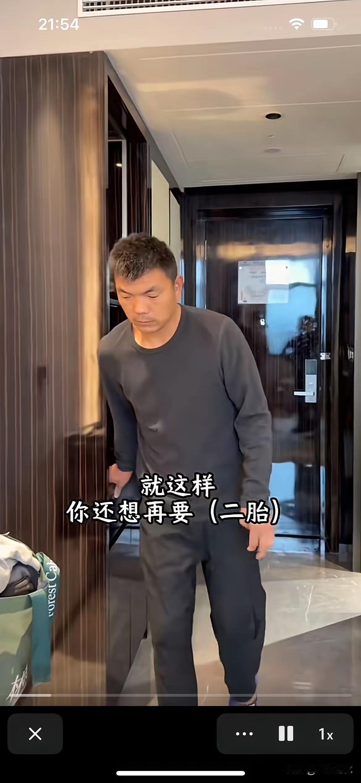 我觉得最好的办法把梦秋送回娘家，每月给她父母几千块的生活费，反正她父母在外也挣不