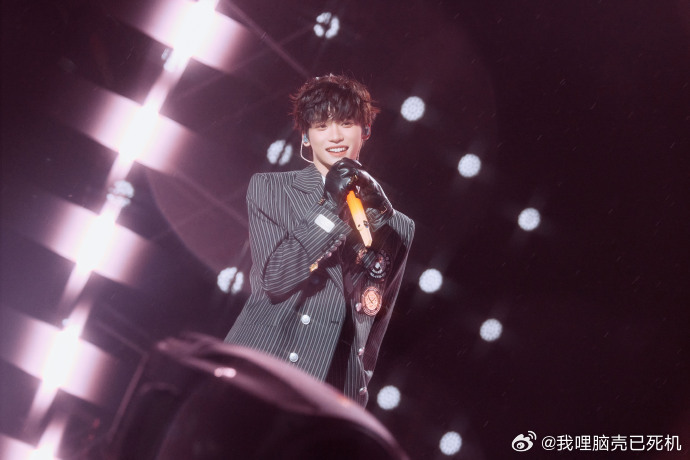 梓渝定格这份音乐的美好梓渝此刻  梓渝此刻，梓渝定格这份音乐的美好，谁懂梓渝舞台