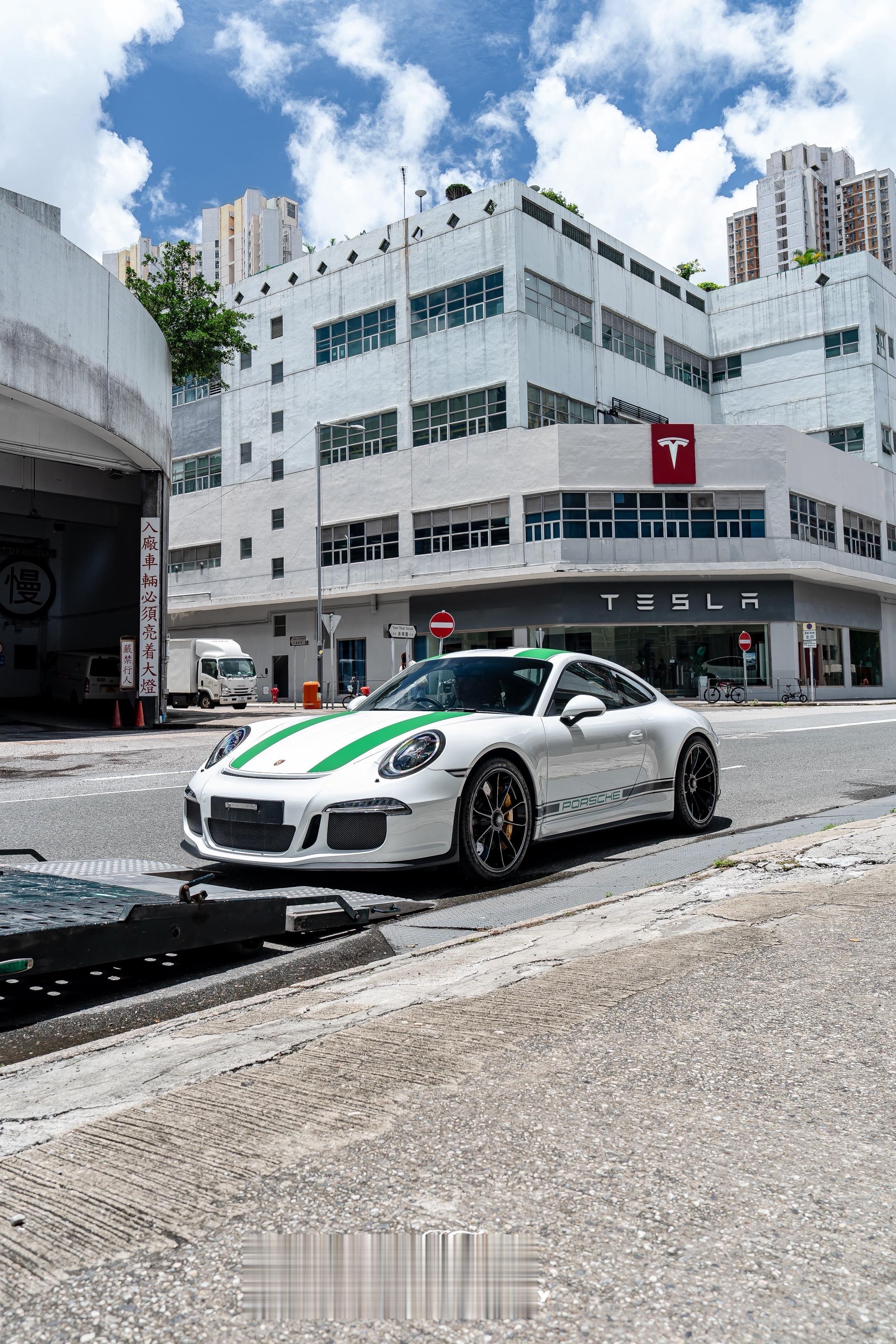 Porsche 911 R 💚。在香港的街头遇到了这台911R，活的...