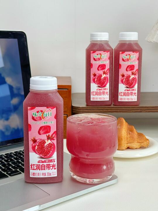 味全每日C石榴汁，建议打工人把奶茶都换成它！！ 味全每日C竟然出了新口...