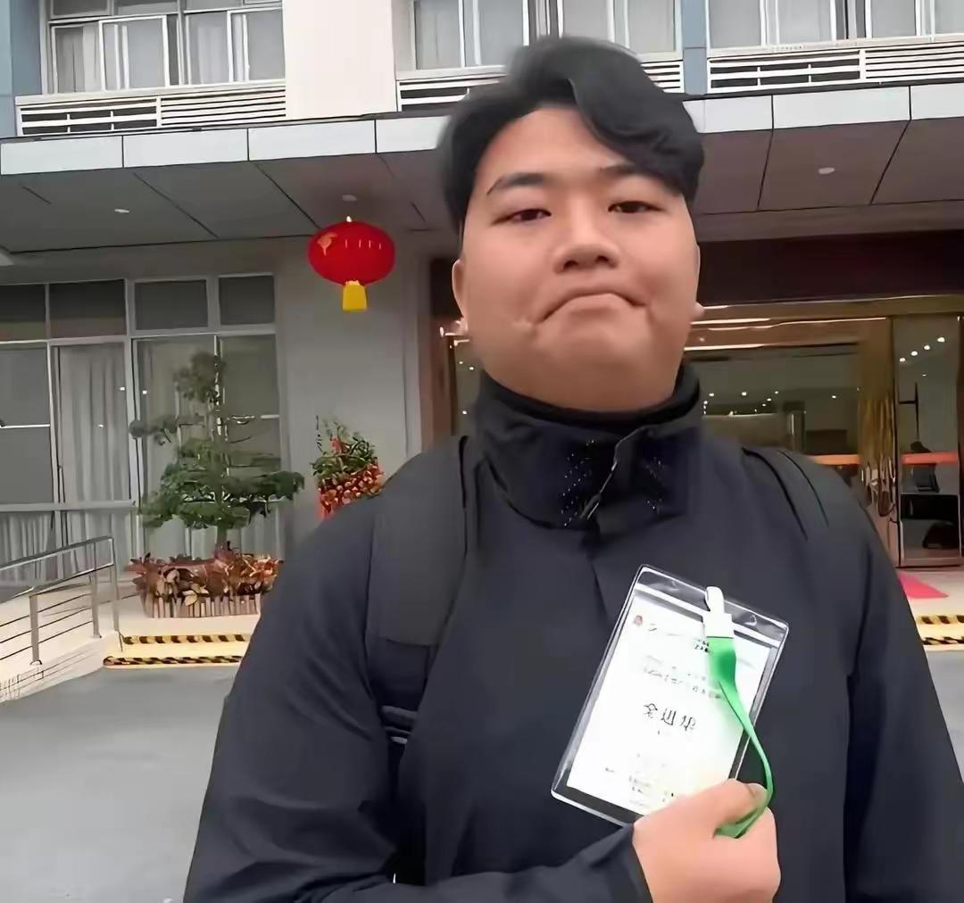 旁人羡慕全进华家里五个兄弟姐妹，殊不知早年一家人受尽旁人调侃，穷苦的日子熬了十几