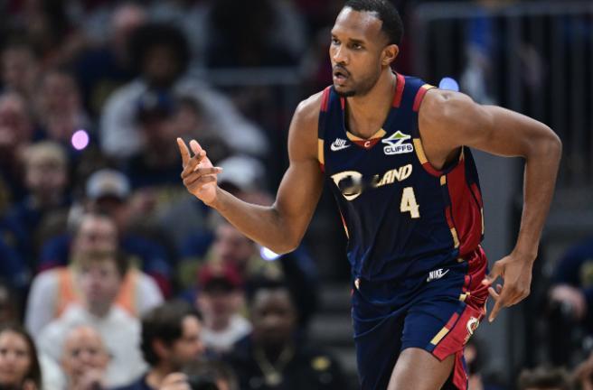 近日，骑士球员埃文·莫布里参加了《The Richard Show》节目。被问到