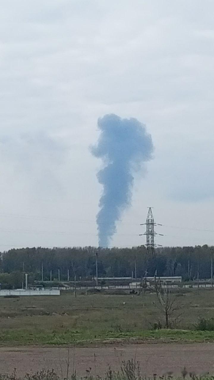🇺🇦🇷🇺今天早上，乌克兰神风特攻队无人机袭击了位于巴什科尔托斯坦的俄罗斯