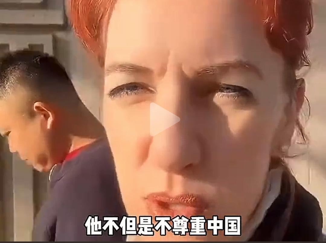 法国人自己也不爽姆巴佩[偷笑]骂他缺文化更缺智商。
从姆巴佩成名开始，我就对这人