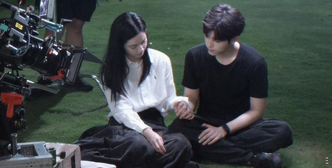 #陈飞宇[超话]#阿瑟怎么跟谁都这么有cp感[色][色][色]该说不说我是真爱了