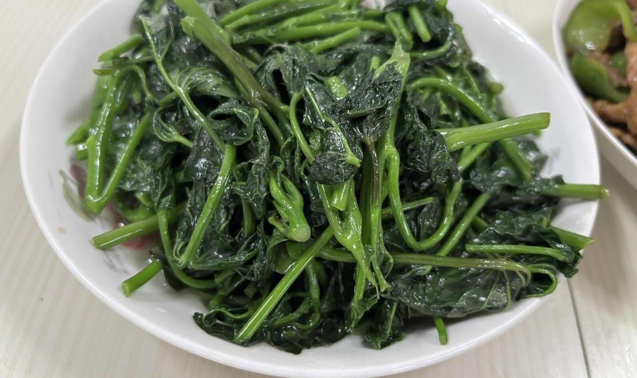 50岁的男人突然没班可上，最难受的不是疼，是安静。
老公腰椎髓核脱落，7月底从深