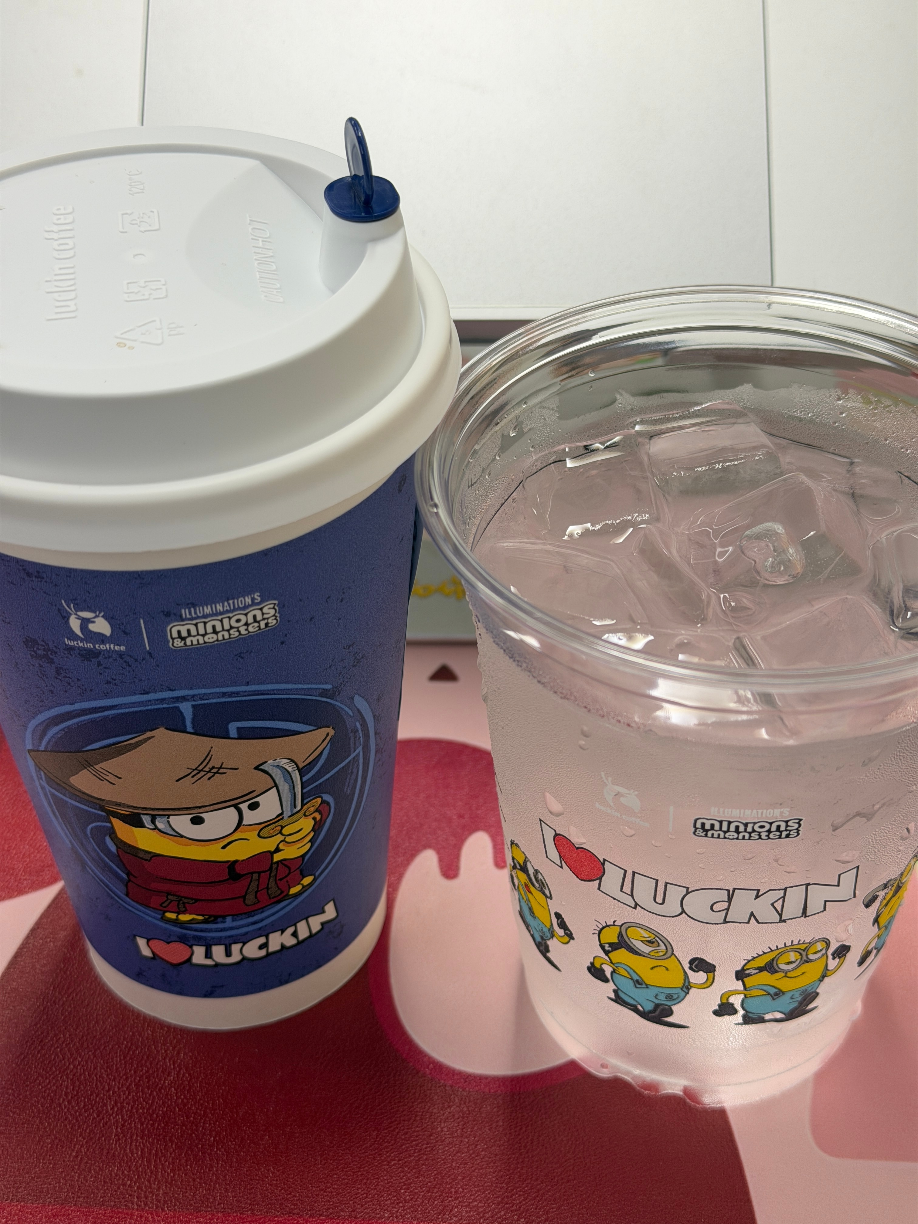 好笑  累过头  早上美式点成热的了  拿的时候晕倒  妈呀热美式像中药啊  又